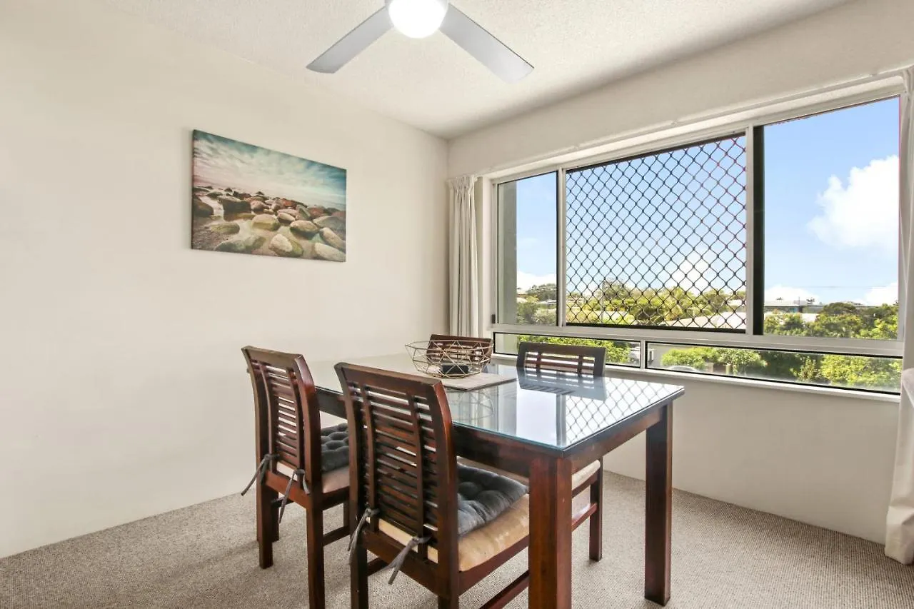 Cheltenham Apartments Unit 7 40 King St Caloundra Australia